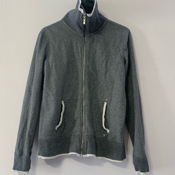 Roots Grey Sweater Size Medium - Picture 3 of 9